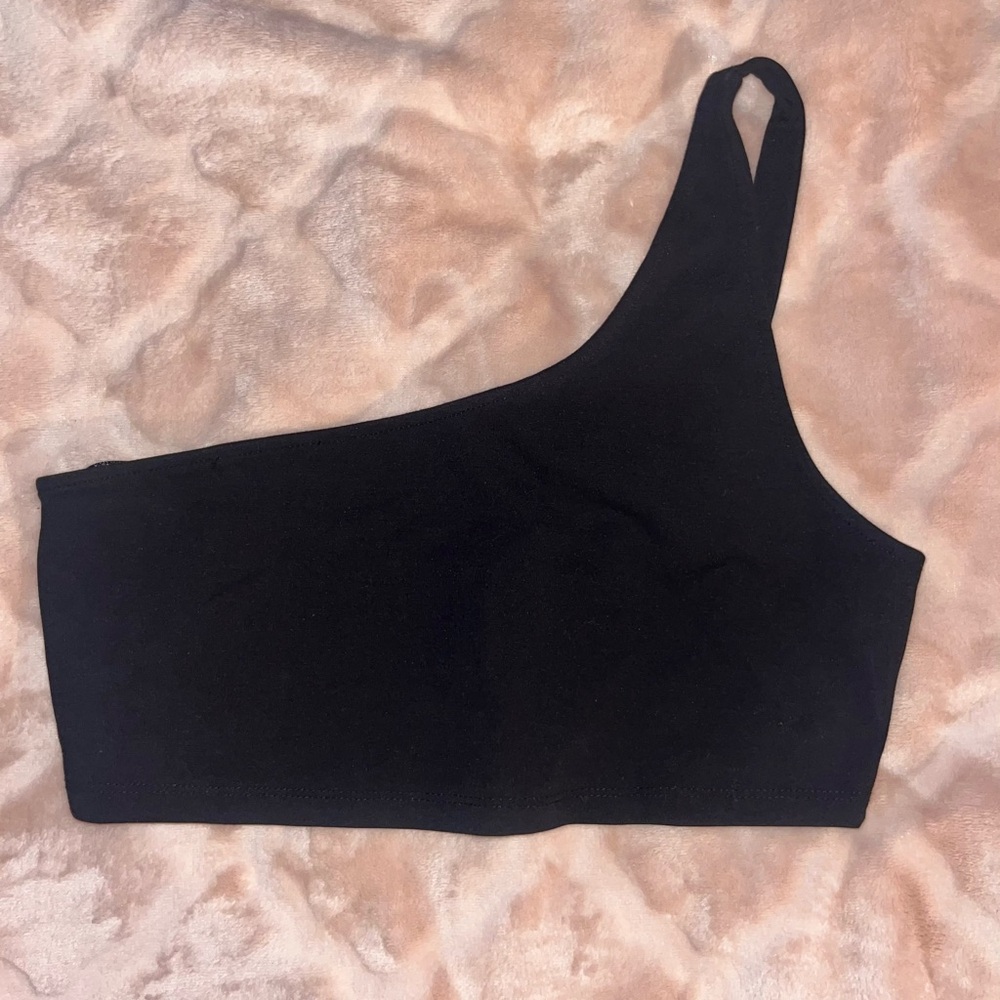 ZARA ONE SHOULDER BLACK CROP TOP